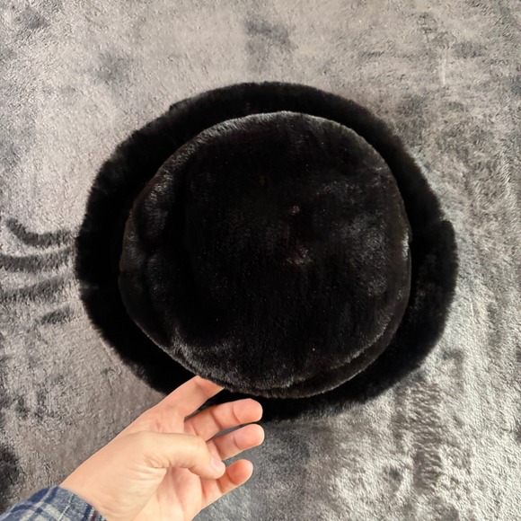 Black Faux Fur Bucket Hat Winter Warm Fluffy Fisherman Cap for Women - Picture 4 of 4